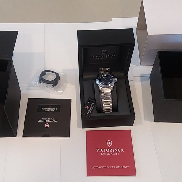 Victorinox Men's I.N.O.X. 43mm Stainless Steel Swiss Army Wristwatch 241835 - Picture 2 of 12